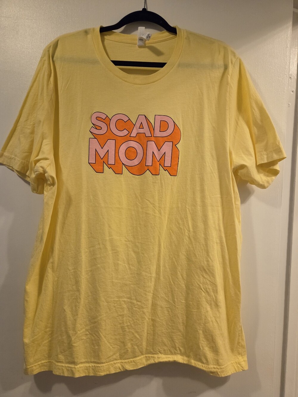 SCAD Savannah School of Art and Design MOM Tshirt Yellow 2XL Cotton